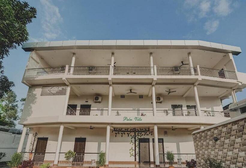 هتل Super Capital O Gulmohar Marriage Garden