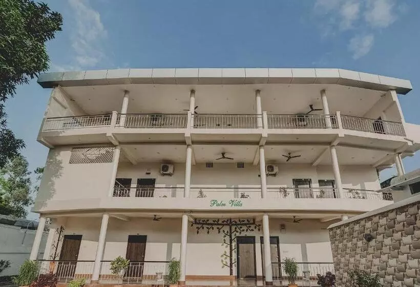 Hotelli Super Capital O Gulmohar Marriage Garden