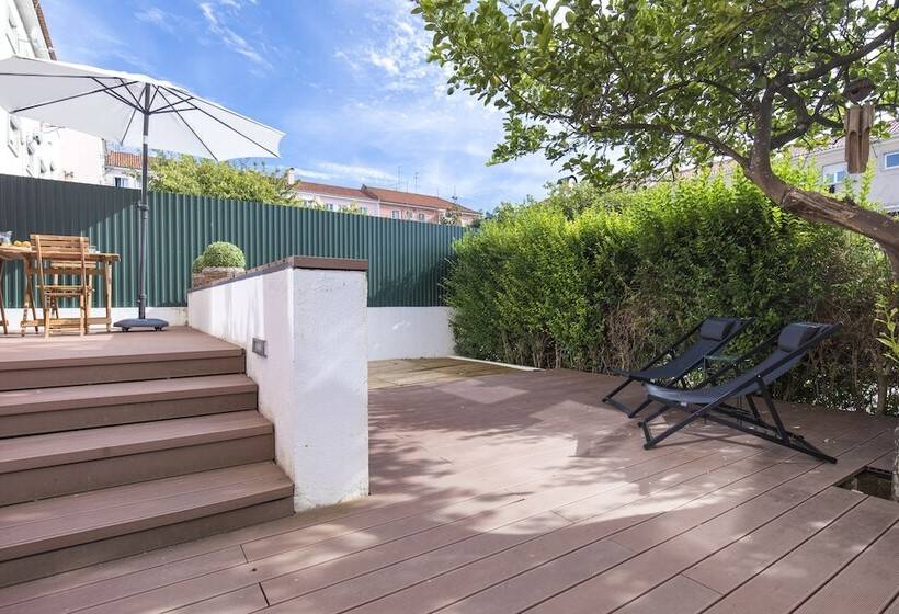 Garden House In Alvalade