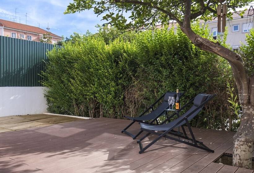 Garden House In Alvalade