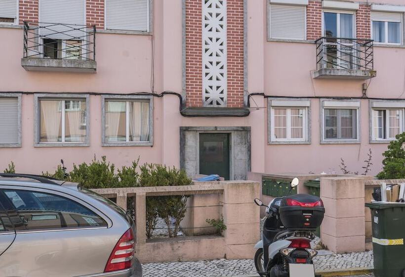 Garden House In Alvalade