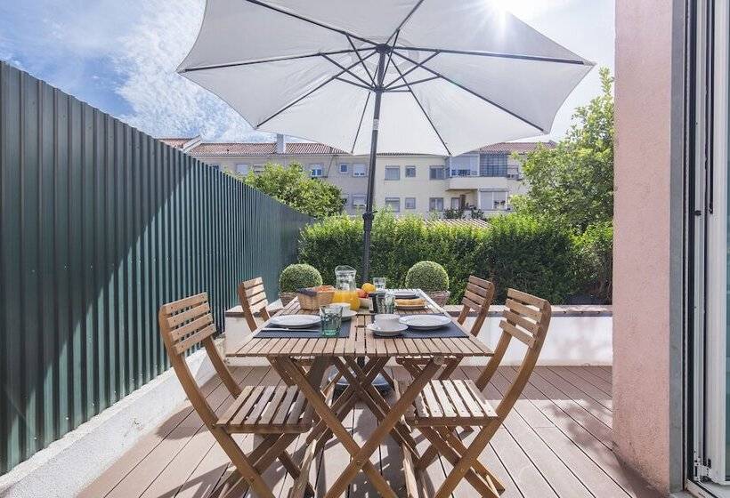 Garden House In Alvalade