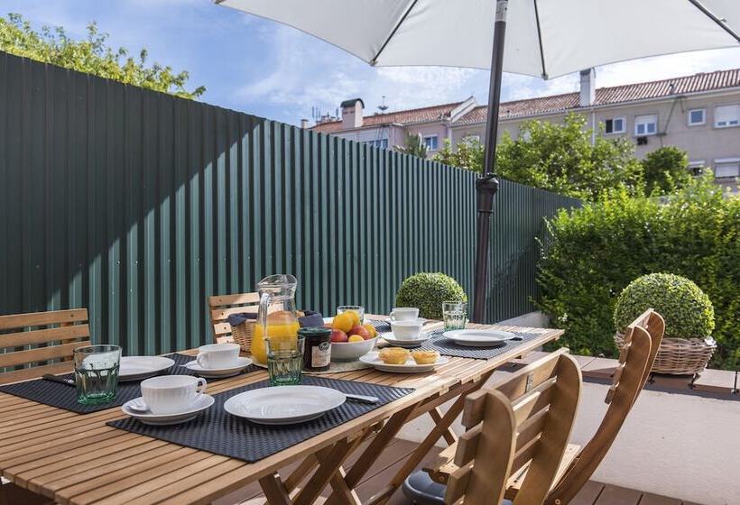 Garden House In Alvalade