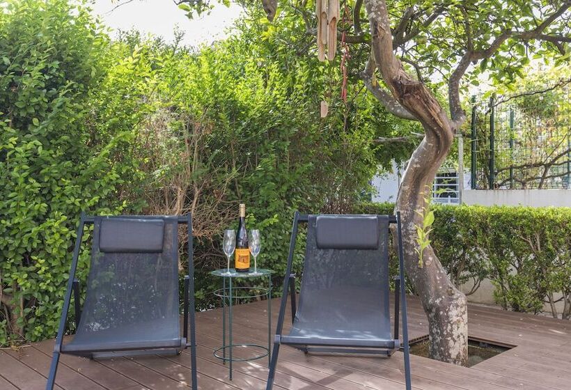 Garden House In Alvalade