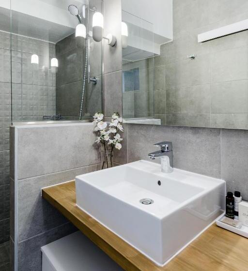 Upstreet Minimal 2bd Apt Lycabettus View