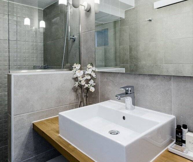 Upstreet Minimal 2bd Apt Lycabettus View