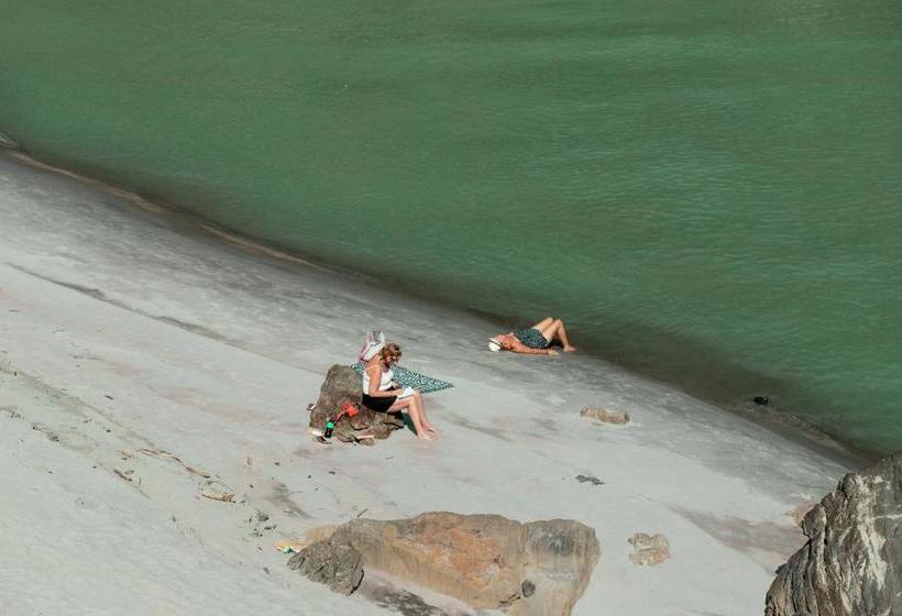 استراحتگاه The Narayana Palace By Salvus