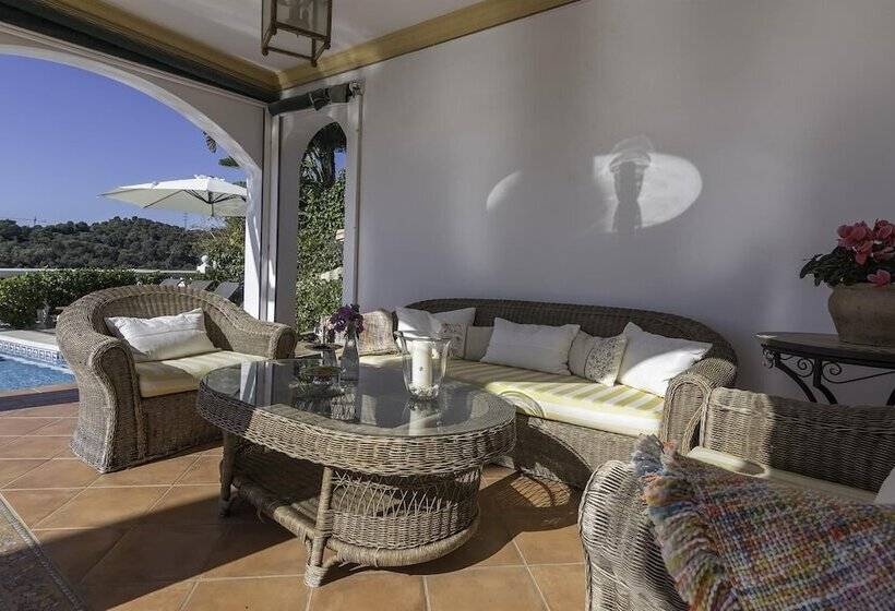 Spacious Villa With Impressive Views