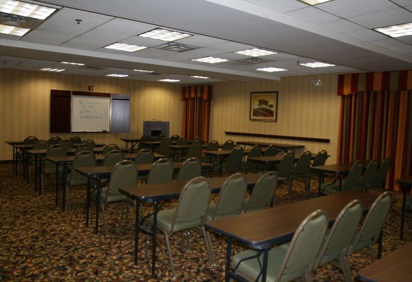 ホテル Hampton Inn Adel