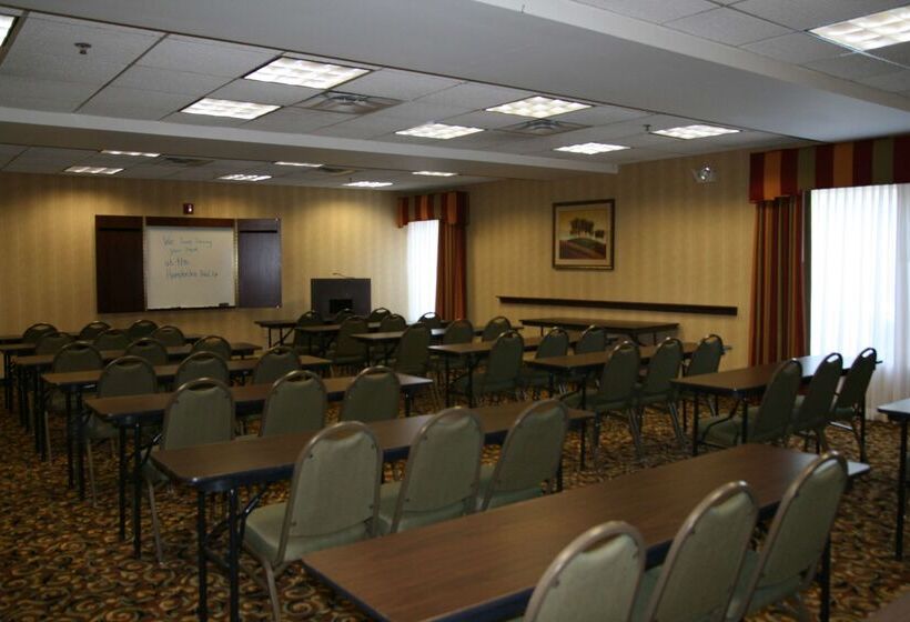 ホテル Hampton Inn Adel