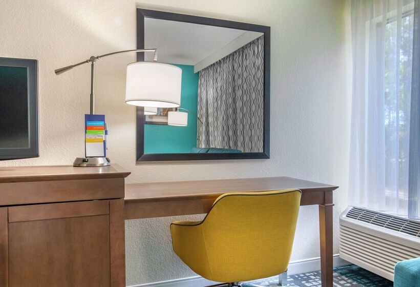 ホテル Hampton Inn Adel