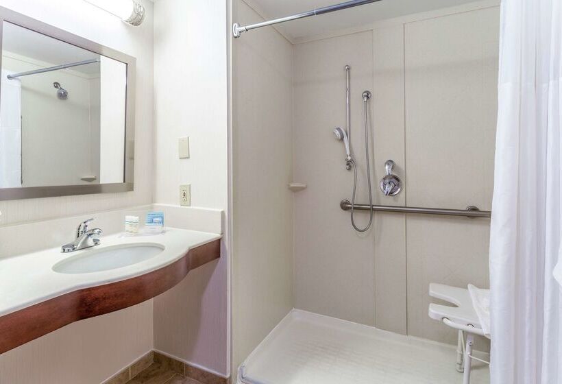 هتل Hampton Inn Boston/peabody