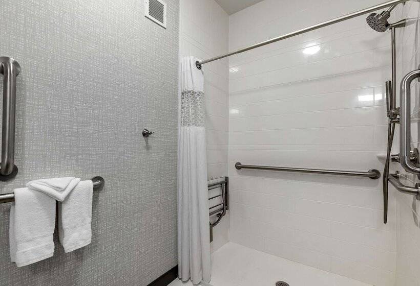 هتل Hampton Inn Ft. Collins