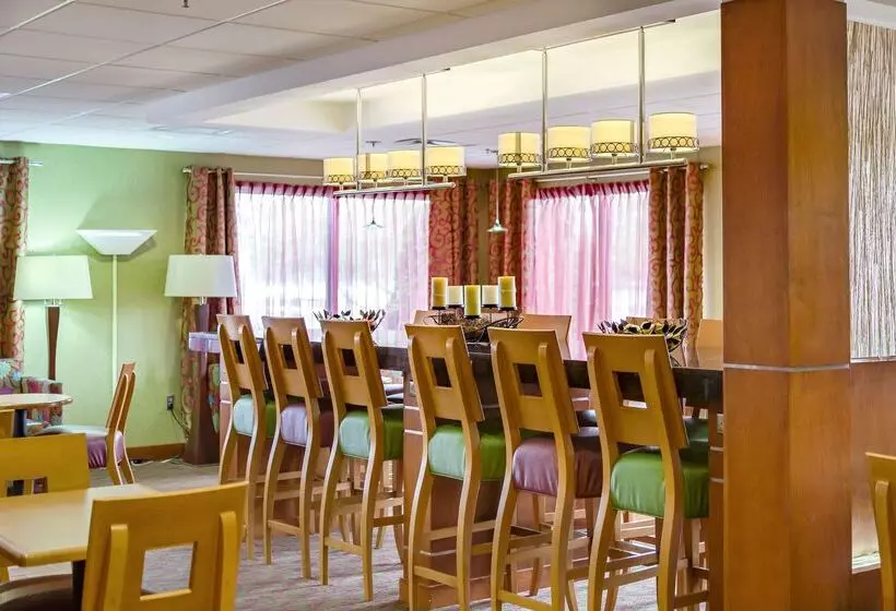 호텔 Hampton Inn Harrisonburg University