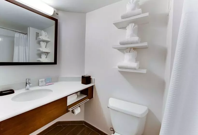 호텔 Hampton Inn Harrisonburg University