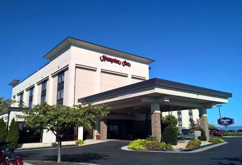 호텔 Hampton Inn Harrisonburg University