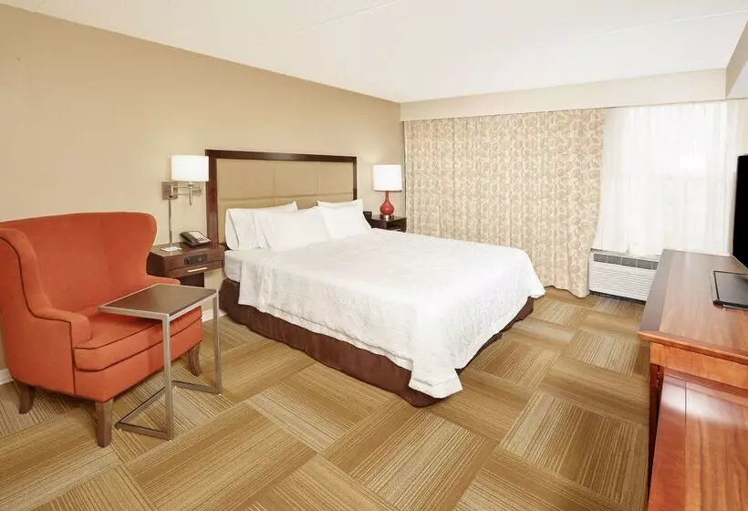 هتل Hampton Inn Lafayette