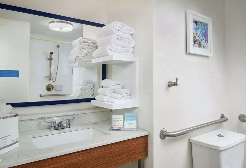 Отель Hampton Inn Louisville I65 @ Brooks Rd