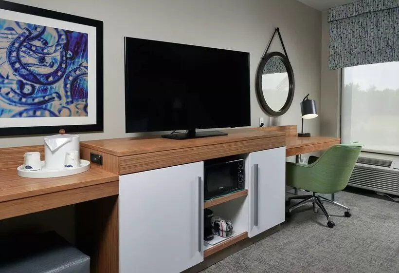 Отель Hampton Inn Louisville I65 @ Brooks Rd