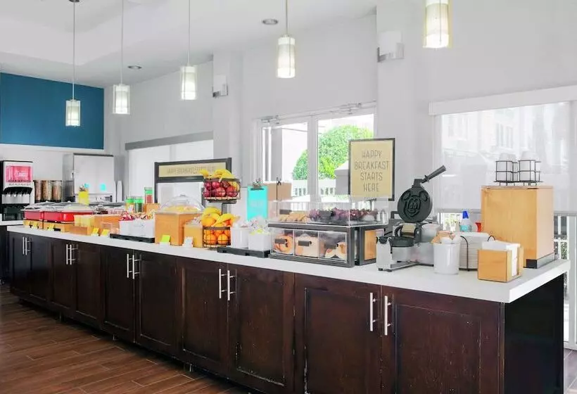 هتل Hampton Inn Orlando/lake Buena Vista