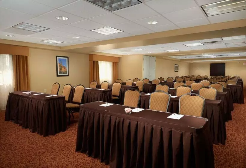 هتل Hampton Inn & Suites Phoenix/scottsdale