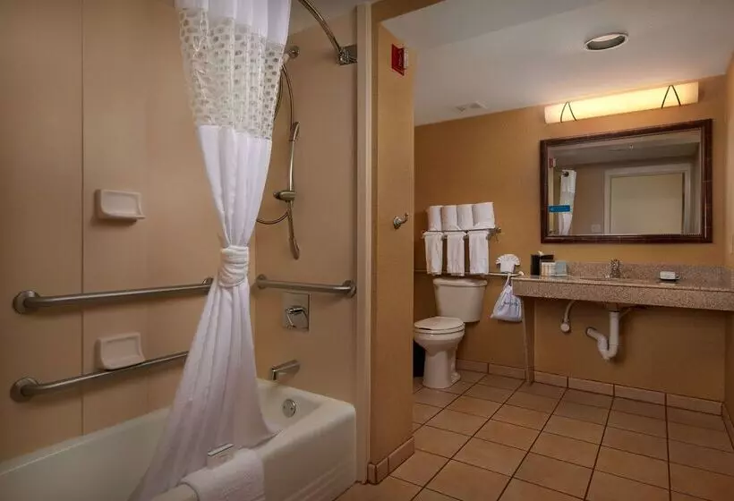 هتل Hampton Inn & Suites Phoenix/scottsdale