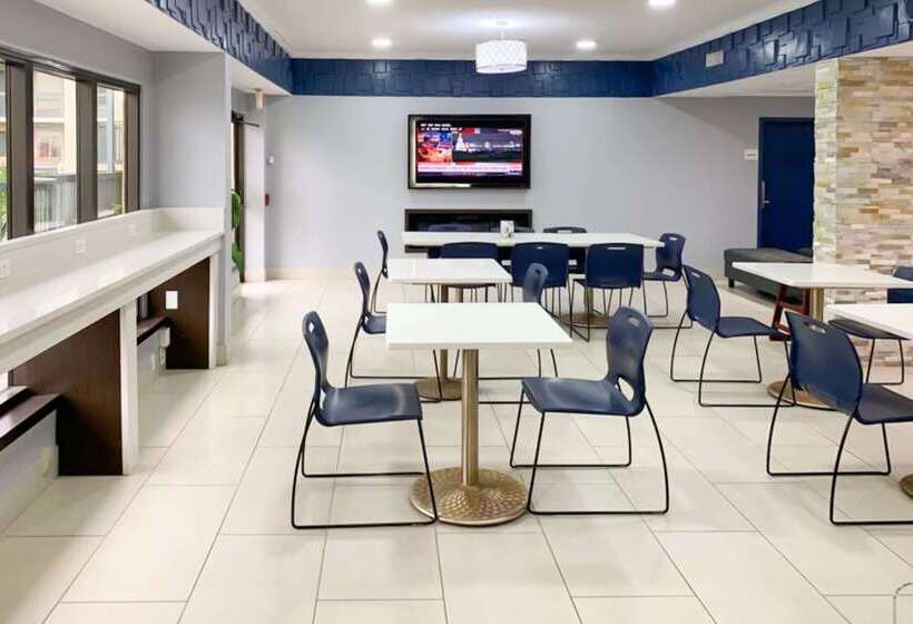 هتل Quality Inn Albany