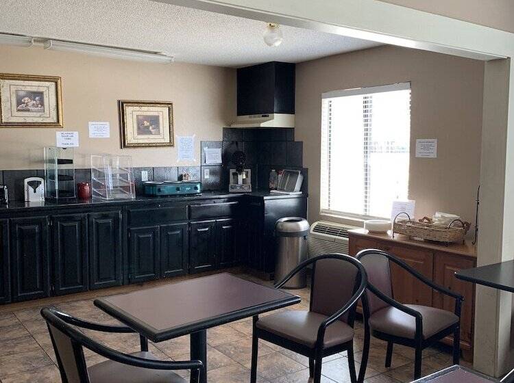 בית מלון כפרי Rest Inn Fort Smith