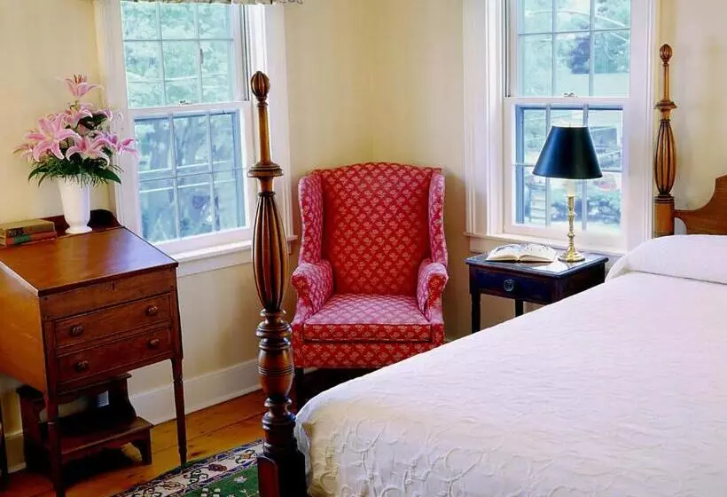 Отель The Griswold Inn