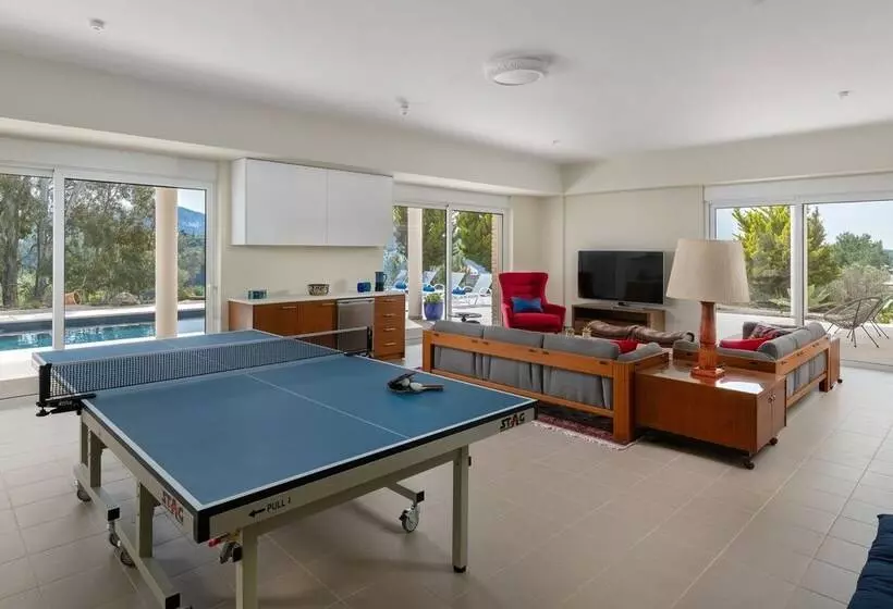 Hilltop Luxury Villa