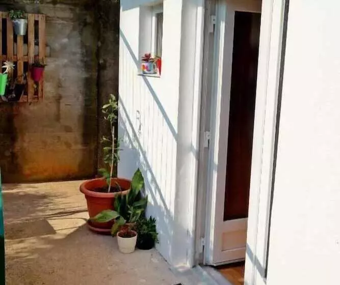 Majatalo Guesthouse Podaca