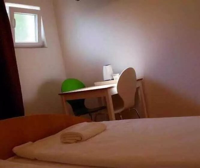 Majatalo Guesthouse Podaca