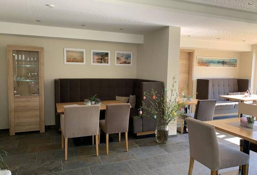 פנסיון Weinbergs Loge