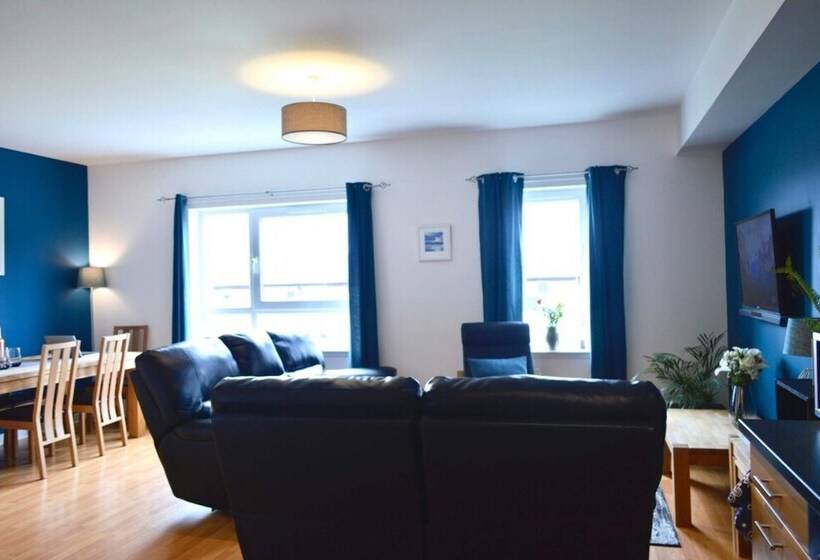 Beautiful Edinburgh Flat With 2 King Bedrooms
