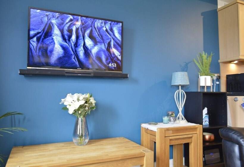 Beautiful Edinburgh Flat With 2 King Bedrooms