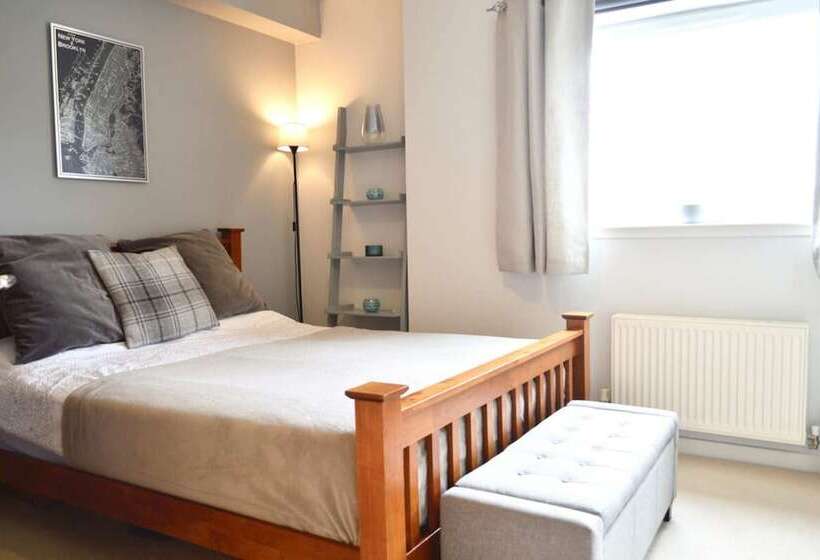 Beautiful Edinburgh Flat With 2 King Bedrooms