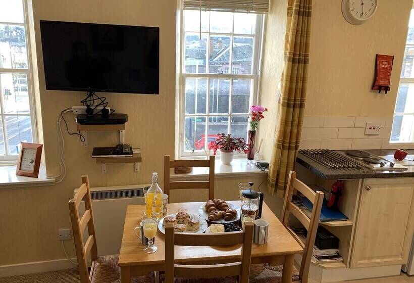 City Bolt Hole   Town Centre