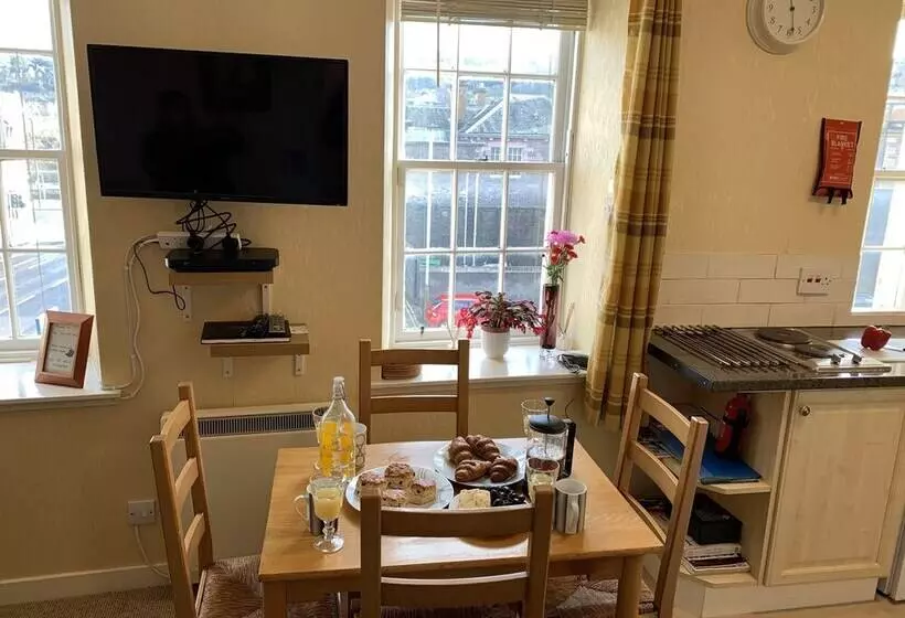 City Bolt Hole   Town Centre