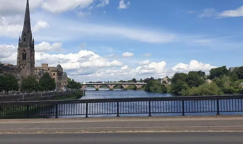 City Bolt Hole   Town Centre