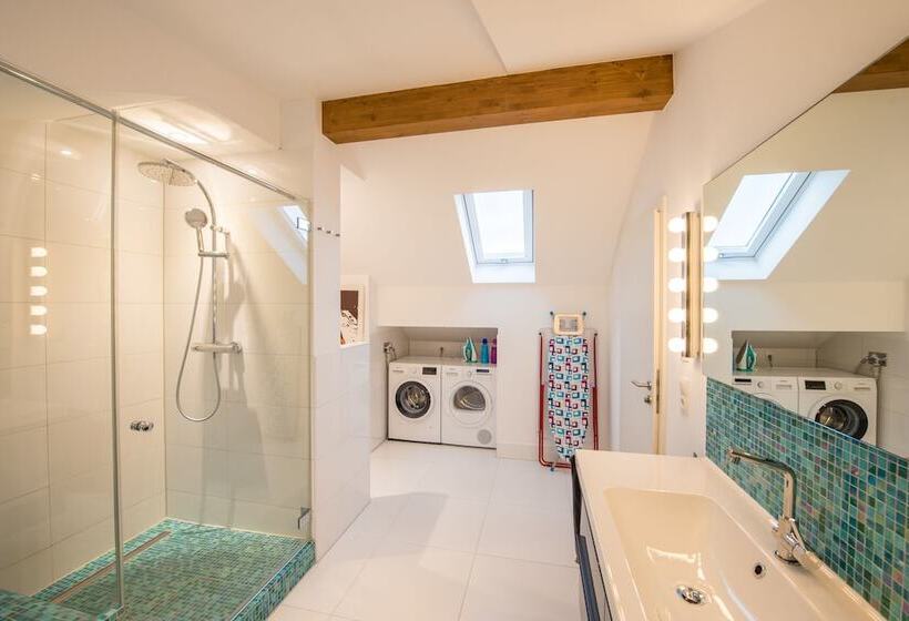 Friedrichs Apartments