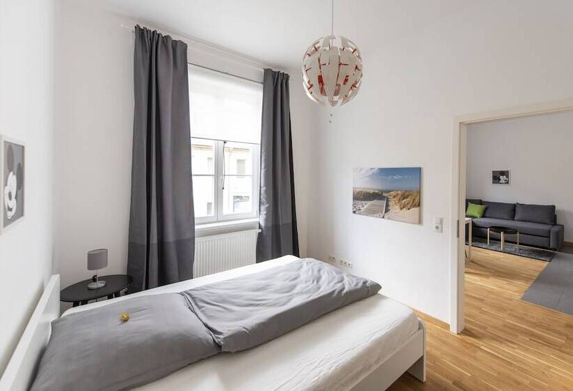 Friedrichs Apartments