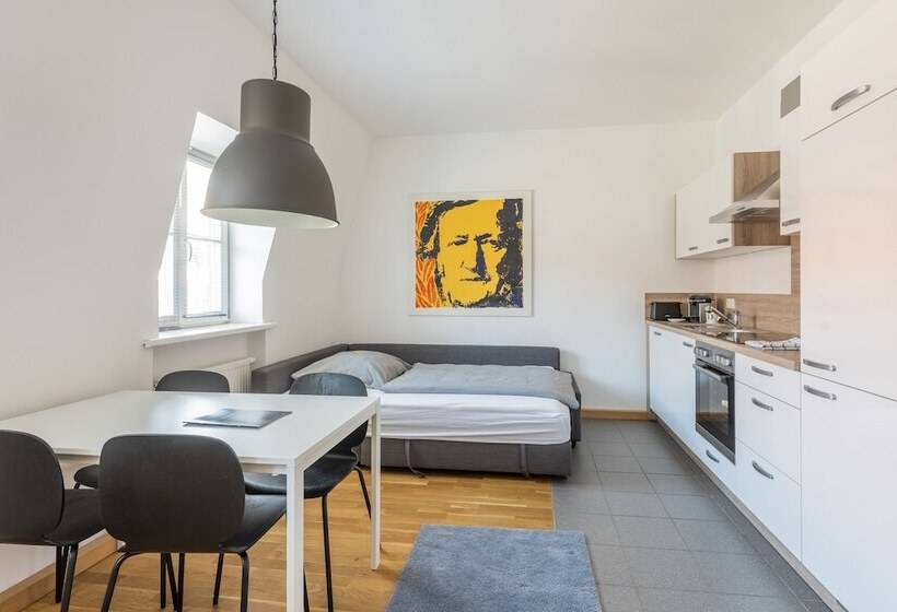 Friedrichs Apartments