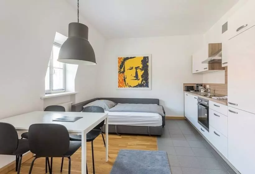 Friedrichs Apartments