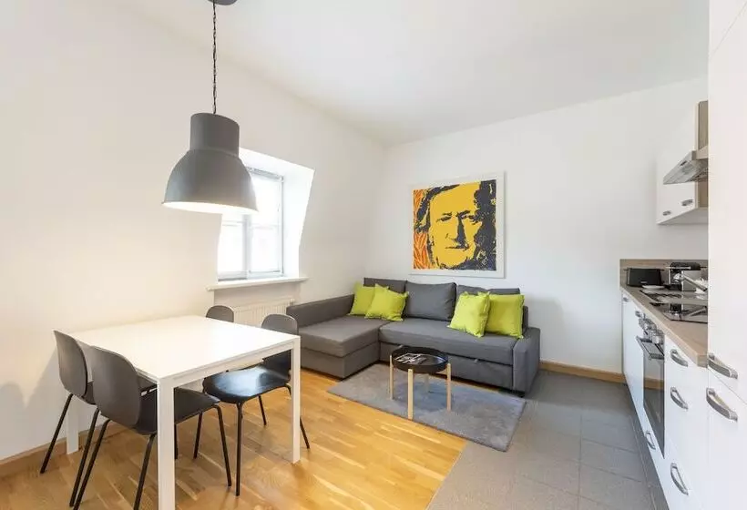 Friedrichs Apartments