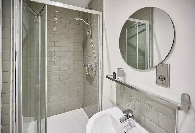 Host & Stay   High Street Apartments