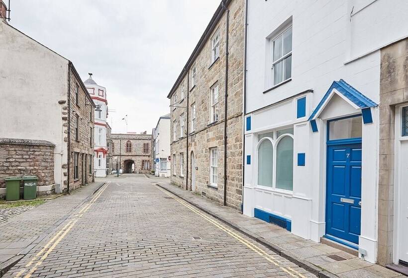 Host & Stay High Street Apartments