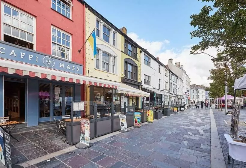 Host & Stay   High Street Apartments