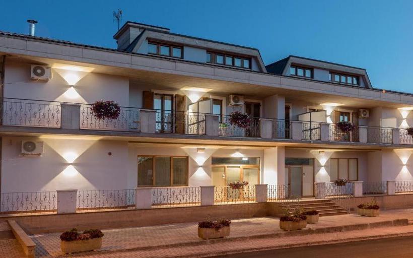 簡易ホテル Ristorante Tesoro