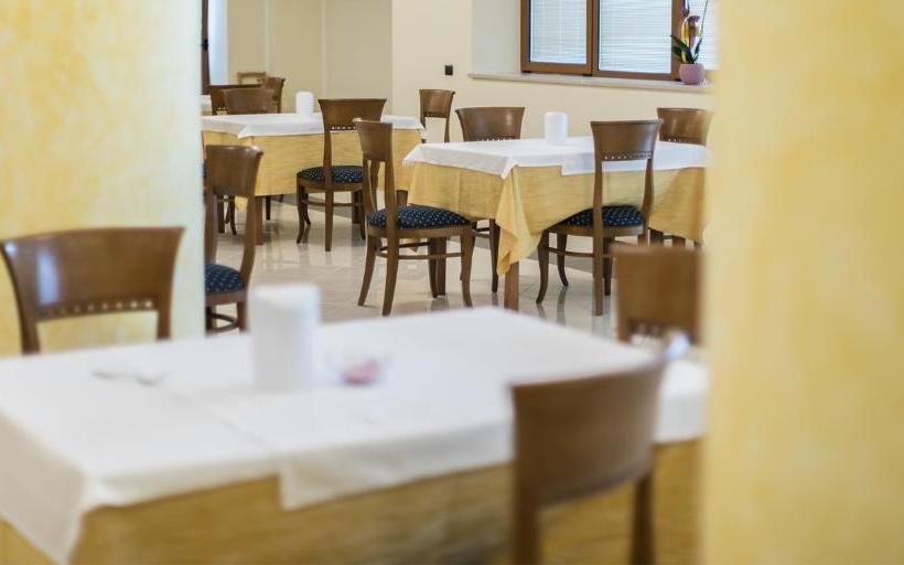 簡易ホテル Ristorante Tesoro