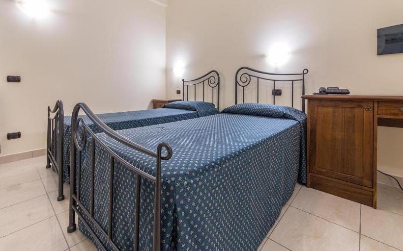 簡易ホテル Ristorante Tesoro